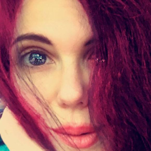 Meet your Posher, Beth - Picture 1 of 1